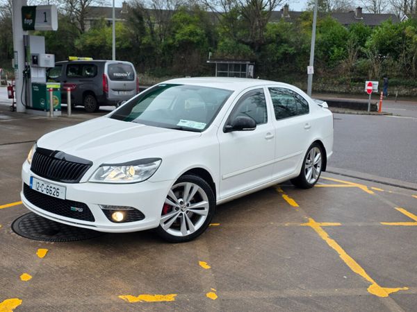 Skoda Octavia Saloon, Diesel, 2012, White