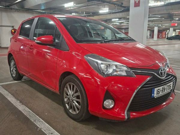 Toyota Yaris Hatchback, Petrol, 2016, Red