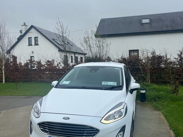 Ford Fiesta Hatchback, Petrol, 2018, White