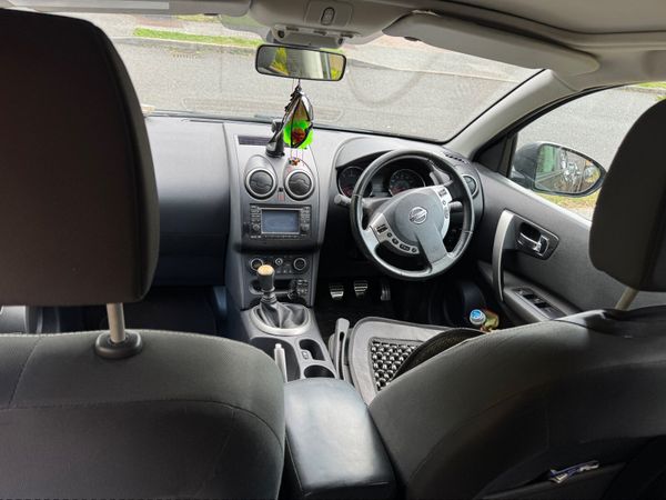 Nissan Qashqai Hatchback, Diesel, 2011, Black