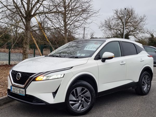 Nissan Qashqai MPV, Petrol, 2021, White