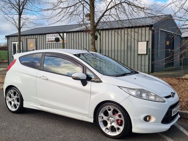 Ford Fiesta Hatchback, Diesel, 2009, White