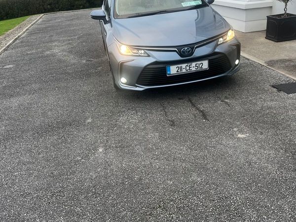 Toyota Corolla Saloon, Petrol Hybrid, 2021, Grey