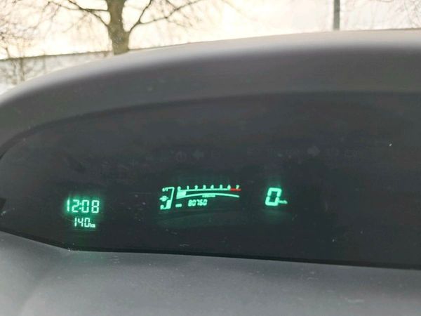 Toyota Yaris Hatchback, Petrol, 2010, Gold