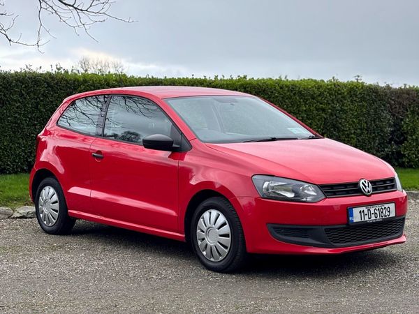 Volkswagen Polo Hatchback, Petrol, 2011, Red