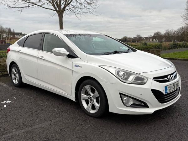 Hyundai i40 Saloon, Diesel, 2013, White