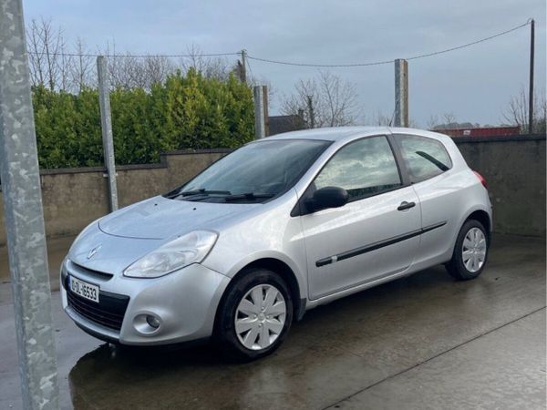 Renault Clio Hatchback, Petrol, 2010, Silver