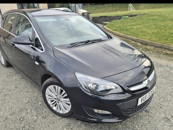 Vauxhall Astra Hatchback, Diesel, 2014, Black