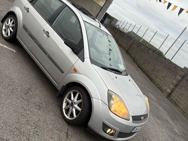 Ford Fiesta Hatchback, Petrol, 2006, Silver