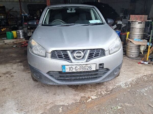 Nissan Qashqai Hatchback, Diesel, 2010, Silver