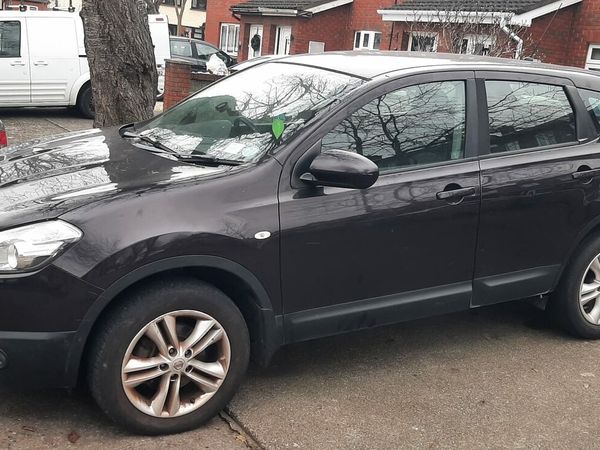 Nissan Qashqai Hatchback, Diesel, 2012, Black