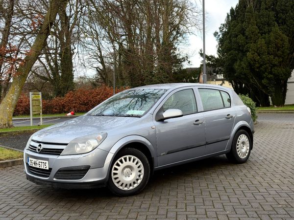 Opel Astra Hatchback, Petrol, 2005, Silver