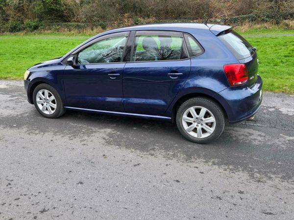 Volkswagen Polo Hatchback, Petrol, 2013, Blue