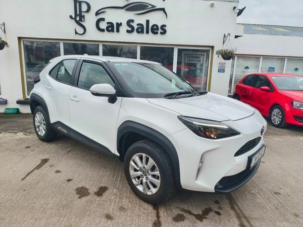 Toyota Yaris Cross Hatchback, Petrol Hybrid, 2024, White