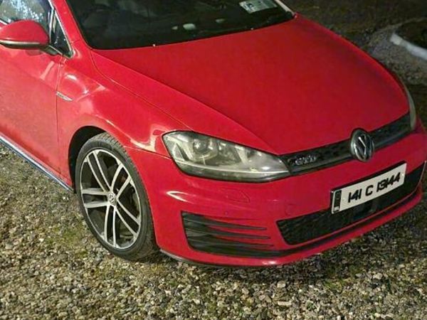 Volkswagen Golf Hatchback, Diesel, 2014, Red