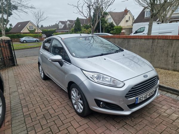 Ford Fiesta Hatchback, Petrol, 2015, Silver
