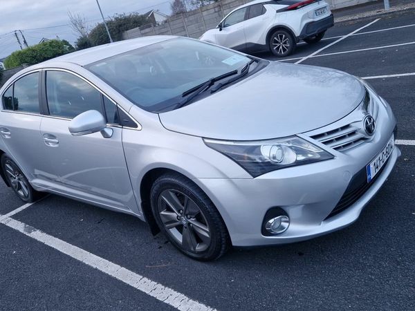 Toyota Avensis Saloon, Diesel, 2014, Silver
