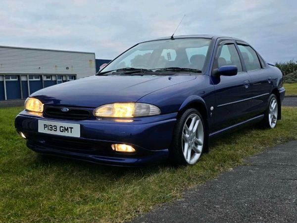 Ford Mondeo Saloon, Petrol, 1996, Blue