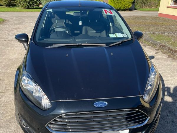 Ford Fiesta Hatchback, Petrol, 2015, Black