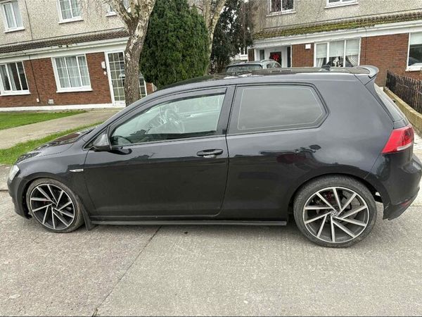 Volkswagen Golf Hatchback, Diesel, 2014, Black