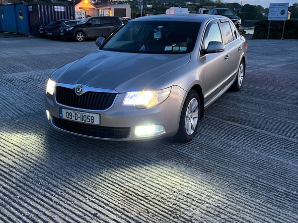 Skoda Superb Saloon, Diesel, 2009, Beige
