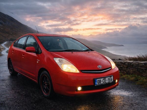 Toyota Prius Hatchback, Petrol Hybrid, 2008, Red