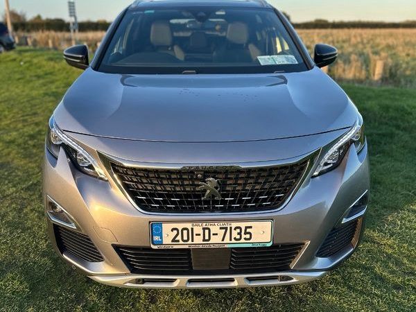 Peugeot 5008 MPV, Petrol, 2020, Grey