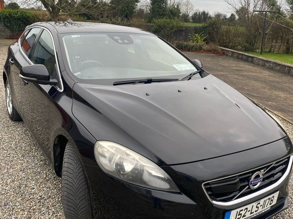 Volvo V40 Hatchback, Diesel, 2015, Black