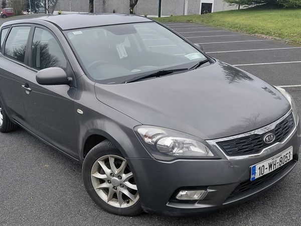 Kia Ceed Hatchback, Diesel, 2010, Grey