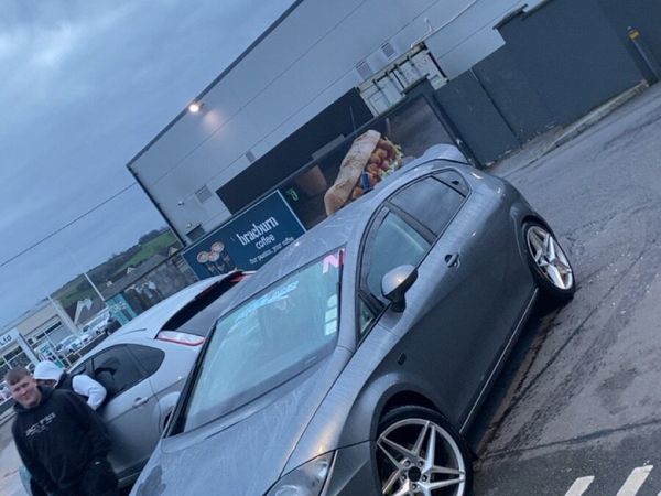 SEAT Leon Hatchback, Diesel, 2012, Grey