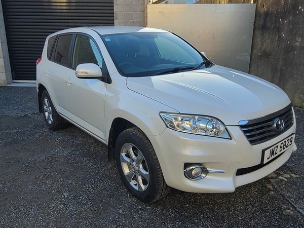 Toyota RAV4 SUV, Petrol, 2011, White