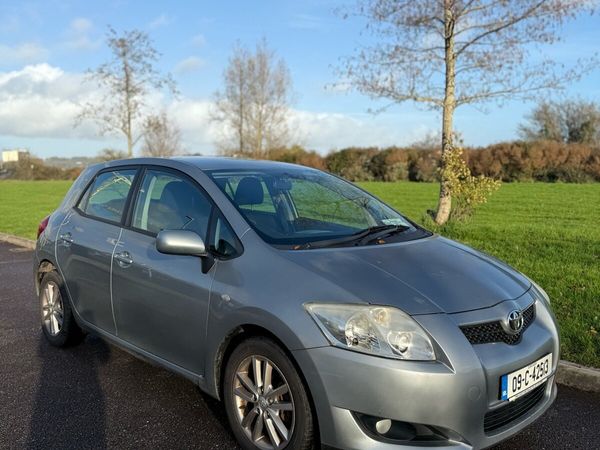 Toyota Auris Hatchback, Petrol, 2009, Silver