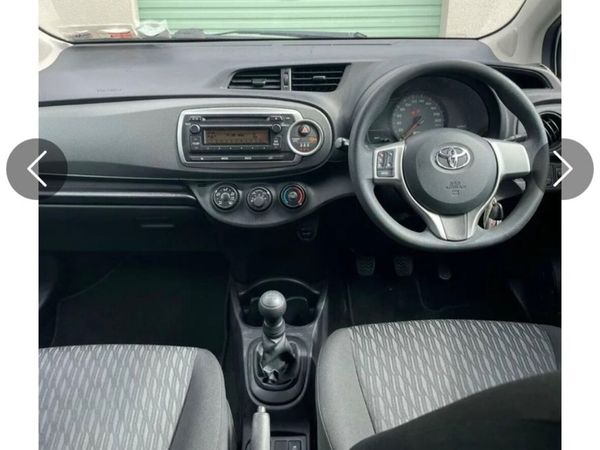 Toyota Yaris Hatchback, Petrol, 2014, White