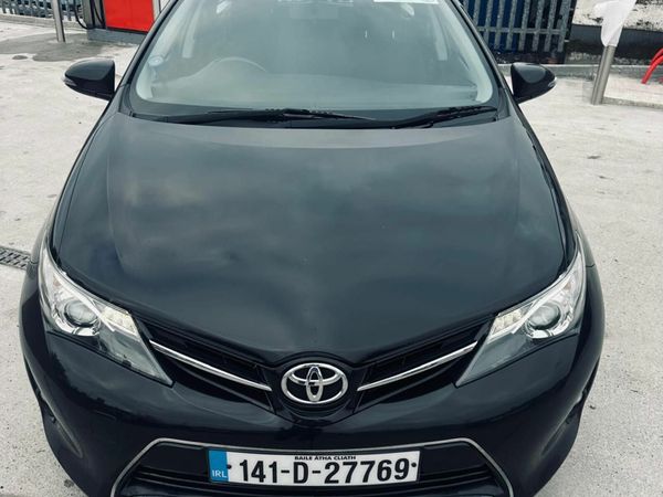 Toyota Auris Estate/Jeep, Diesel, 2014, Black
