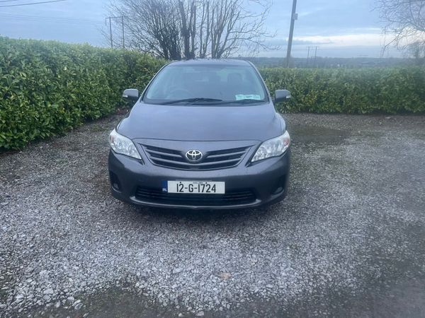 Toyota Corolla Saloon, Diesel, 2012, Grey