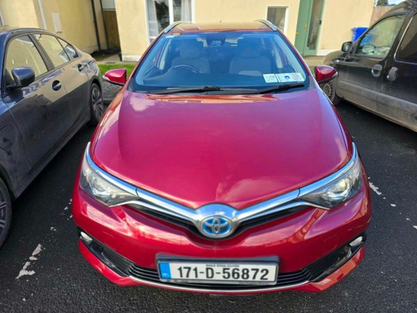 Toyota Auris Estate, Petrol Hybrid, 2017, Red