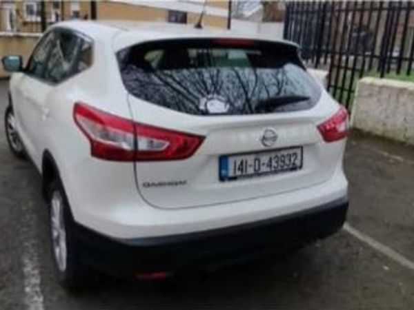 Nissan Qashqai Hatchback, Petrol, 2014, White