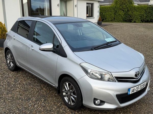 Toyota Yaris Hatchback, Petrol, 2014, Silver