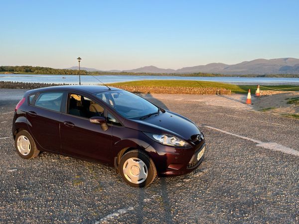 Ford Fiesta Hatchback, Diesel, 2010, Red