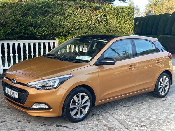 Hyundai i20 Hatchback, Petrol, 2015, Orange