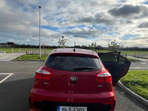 Kia Rio Hatchback, Diesel, 2015, Red