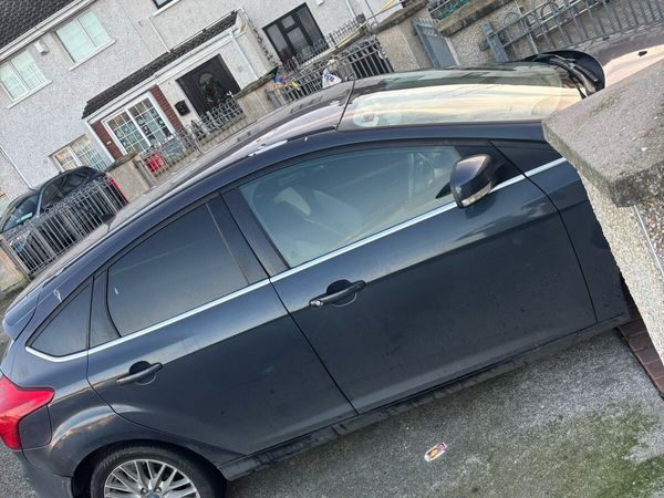 Ford Focus Hatchback, Diesel, 2012, Grey