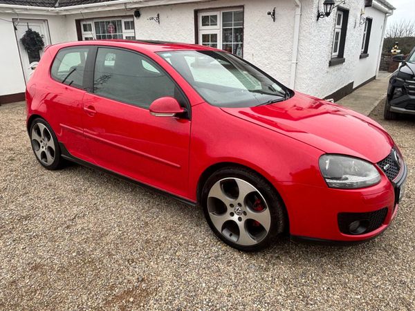 Volkswagen Golf Hatchback, Petrol, 2010, Red