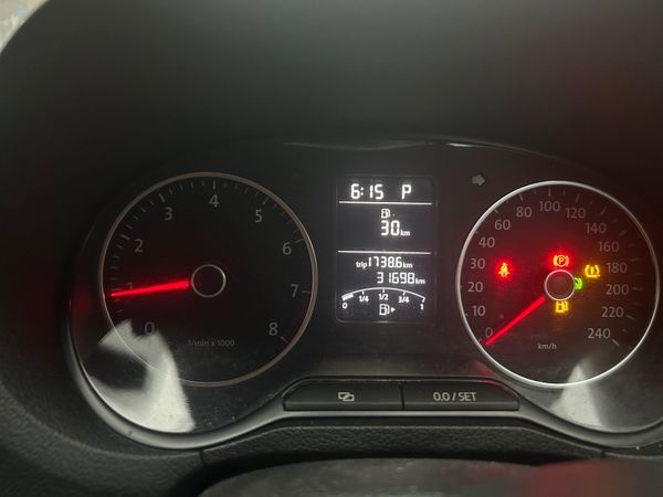 Volkswagen Polo Hatchback, Petrol, 2013, Blue