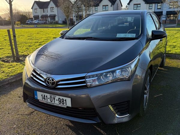 Toyota Corolla Saloon, Diesel, 2014, Grey
