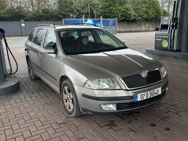 Skoda Octavia Estate/Jeep, Petrol, 2007, Beige
