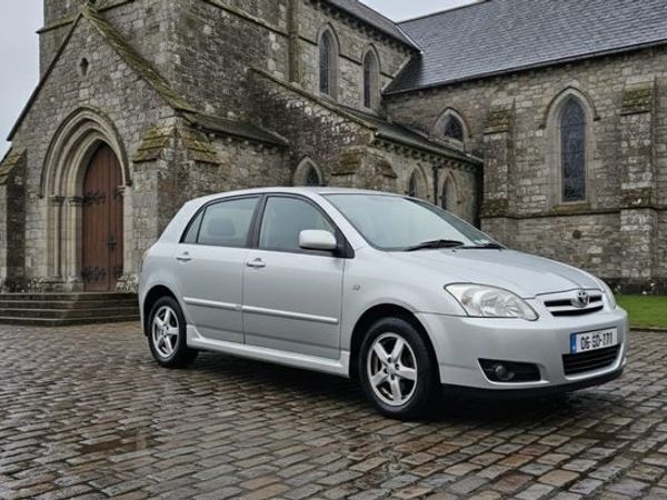 Toyota Corolla Hatchback, Petrol, 2006, Silver