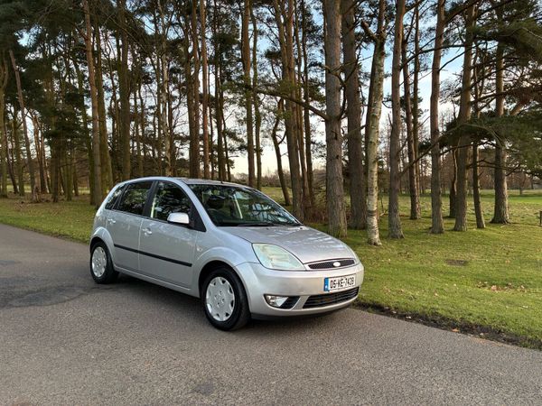 Ford Fiesta Hatchback, Petrol, 2005, Silver