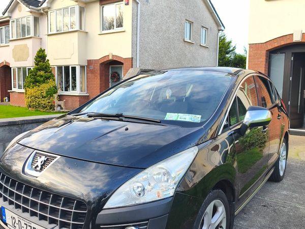 Peugeot 3008 MPV, Diesel, 2012, Black