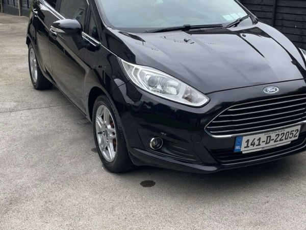 Ford Fiesta Hatchback, Diesel, 2014, Black